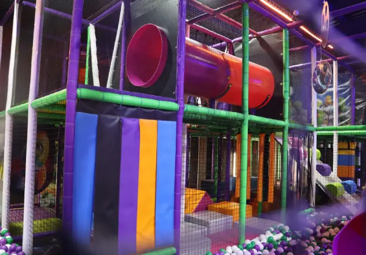 Proyectos de parques infantiles local celebraciones